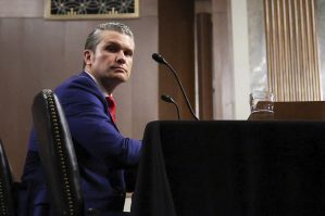 Tramp Pentaqon rəhbəri ilə bağlı qərar verdi