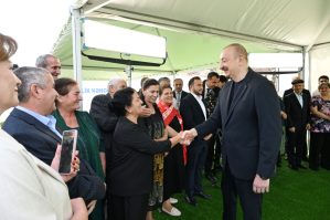 Laçında maraqlı anlar: sakin Prezidentə bu sözünü xatırlatdı, belə cavab aldı - FOTOLAR