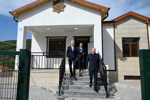 Prezident Bəylik kəndinin açılışında - FOTOLAR