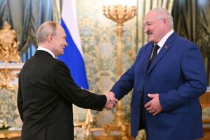 Lukaşenkonun Putinə hədiyyəsi: görün nə gətirdi