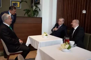 Əliyevlə Ərdoğanın səmimi söhbəti: “Nəvə sayında bərabərləşdik” - VİDEO