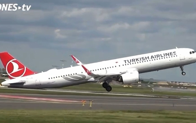 THY-nin Praqaya uçan təyyarəsində gərgin anlar - VİDEO 1 THY-nin Praqaya uçan təyyarəsində gərgin anlar - VİDEO