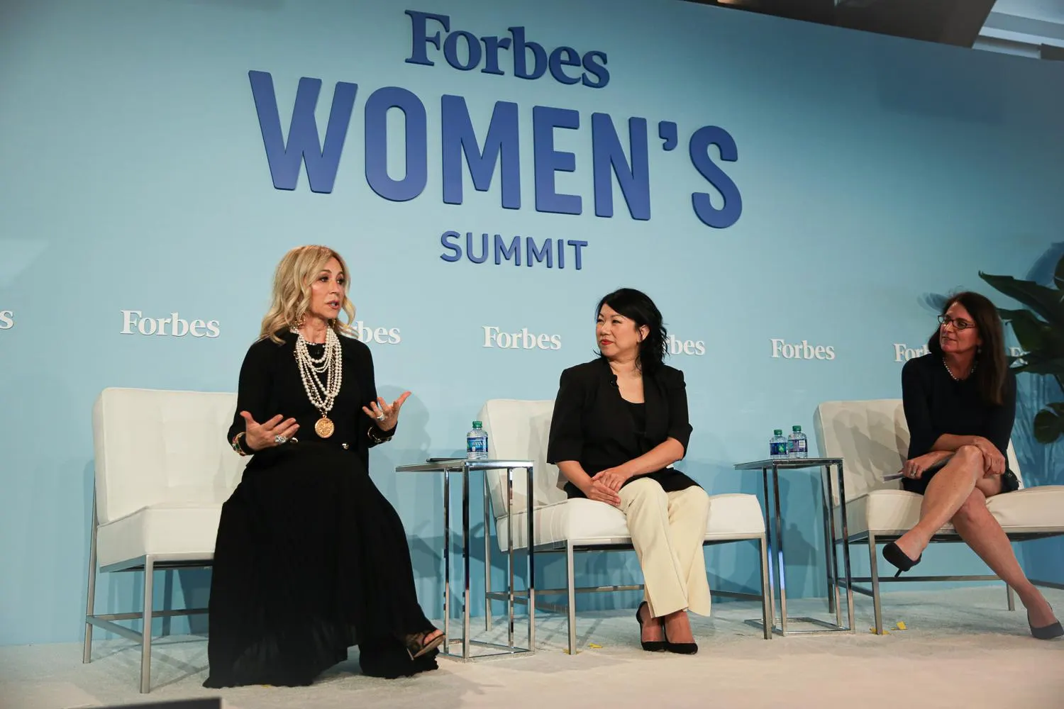 "Forbes" dünyanın ən zəngin qadınlarını açıqladı