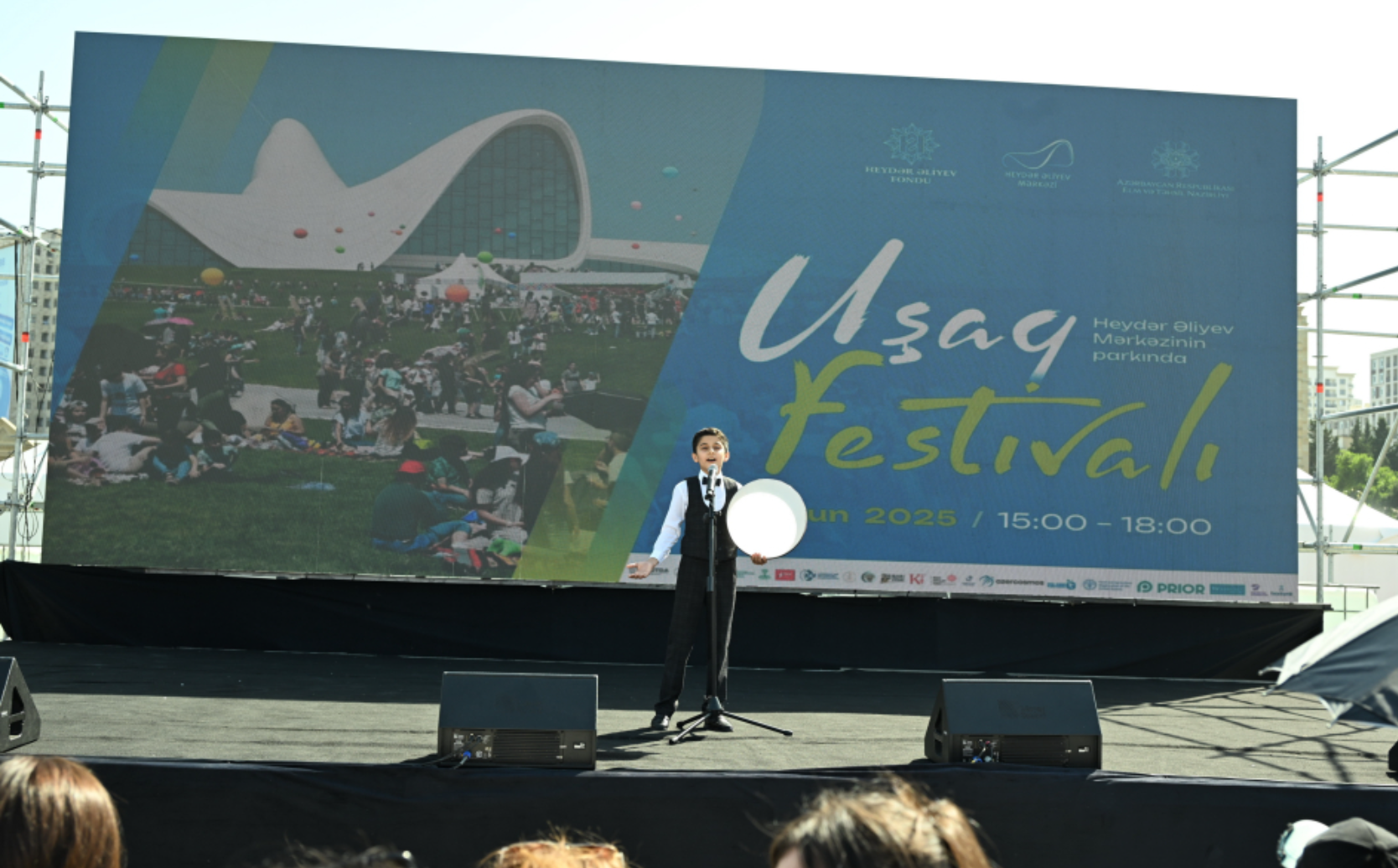 Heydər Əliyev Mərkəzinin parkında Uşaq Festivalı keçirilib – FOTOLAR