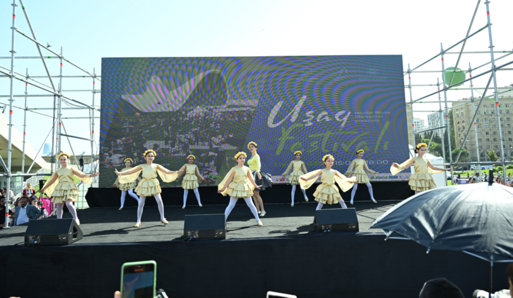 Heydər Əliyev Mərkəzinin parkında Uşaq Festivalı keçirilib – FOTOLAR