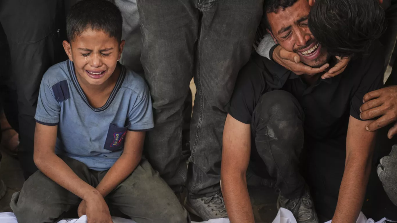 Məktəb bombalandı, insanlar diri-diri yandı – Qəzzada faciə