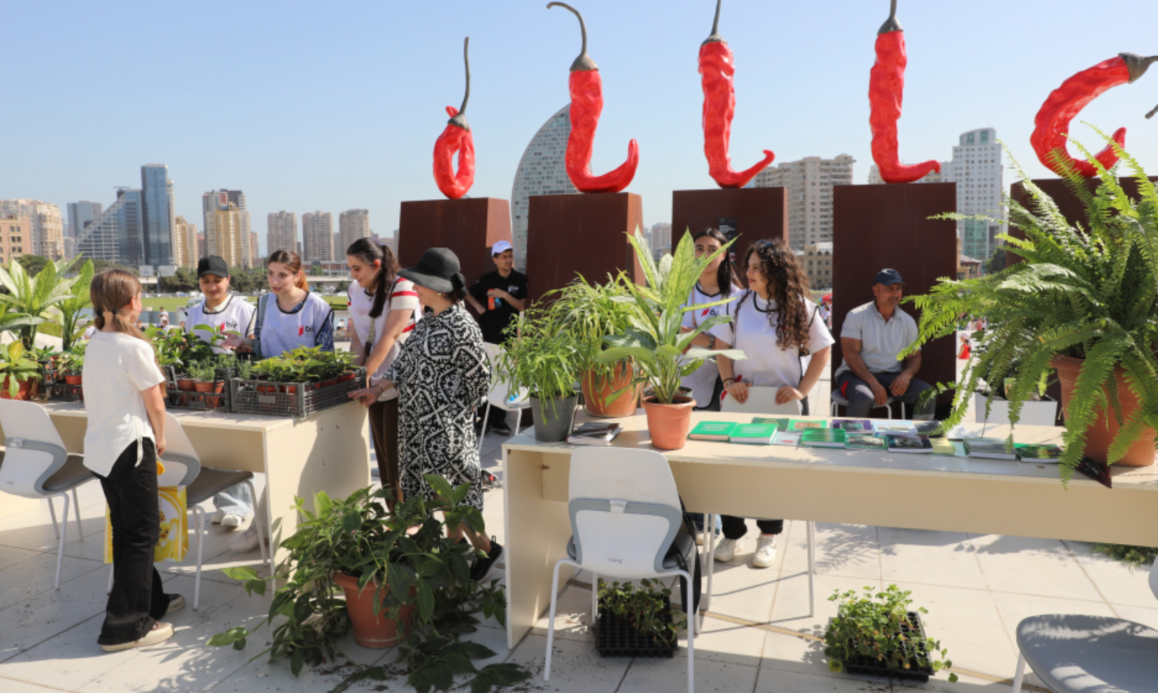 Heydər Əliyev Mərkəzinin parkında Uşaq Festivalı keçirilib – FOTOLAR