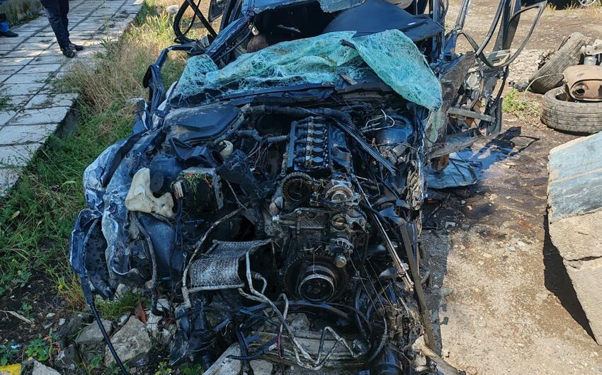 Dəhşətli qəza: BMV divara çırpıldı, 4 gənc öldü - FOTOLAR+TƏFƏRRÜAT