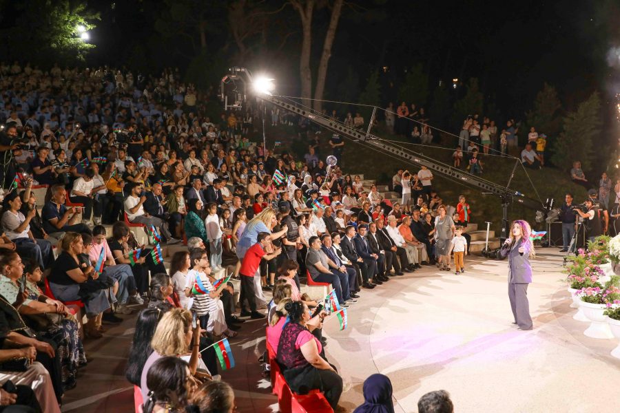 Xətaidə 15 iyun-Milli Qurtuluş Günü münasibətilə konsert keçirildi - FOTO/VİDEO 13 506680189 738422868751682 3266951955245049105 n