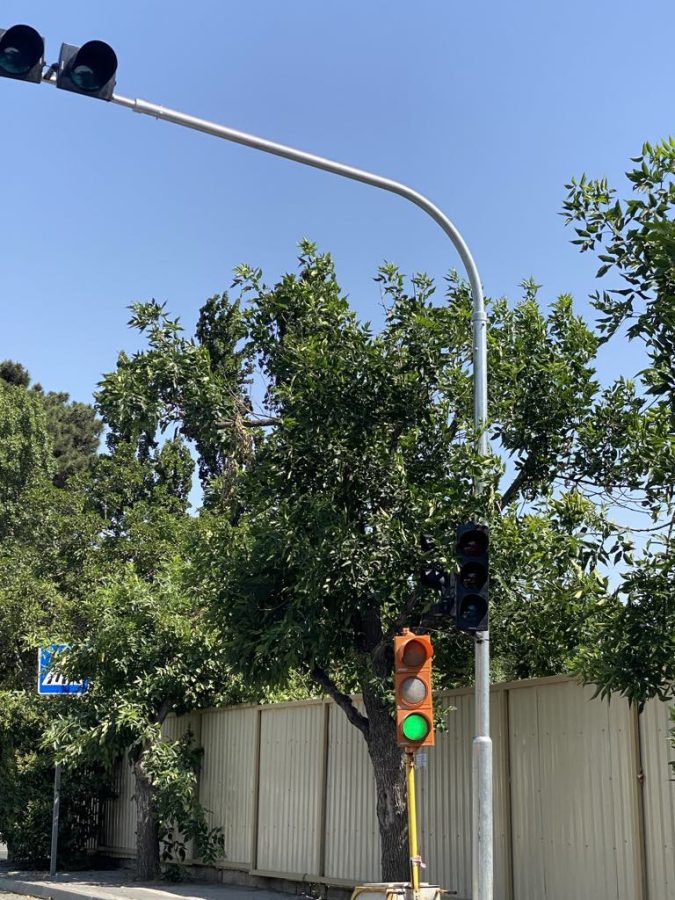 Bakıda işıqfor xarab oldu, “bala işıqfor” qoyuldu - FOTO