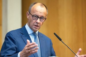 İsrail İran rejimini devirməlidir! - Mertz