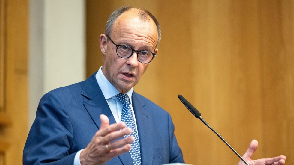 İsrail İran rejimini devirməlidir! - Mertz