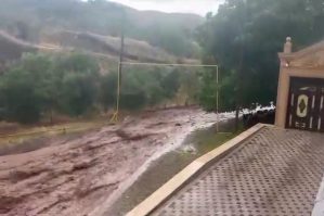 Naxçıvanda sel evlərə ziyan vurdu - VİDEO