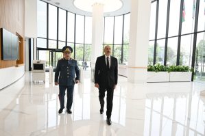 Gömrük Komitəsinin yeni binası: Prezident baxış keçirdi - FOTO