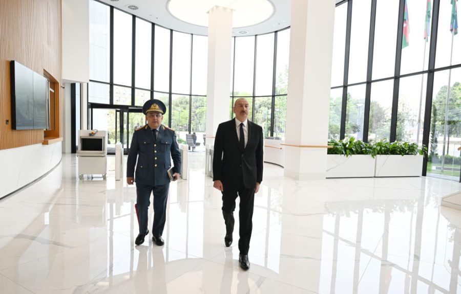 Gömrük Komitəsinin yeni binası: Prezident baxış keçirdi - FOTO