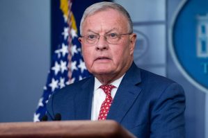 Trampın elçisindən qəribə müqayisə: Zelenskini ona bənzətdi