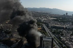 İzmirdə dəhşətli yanğın: xəstəxana təxliyə edildi