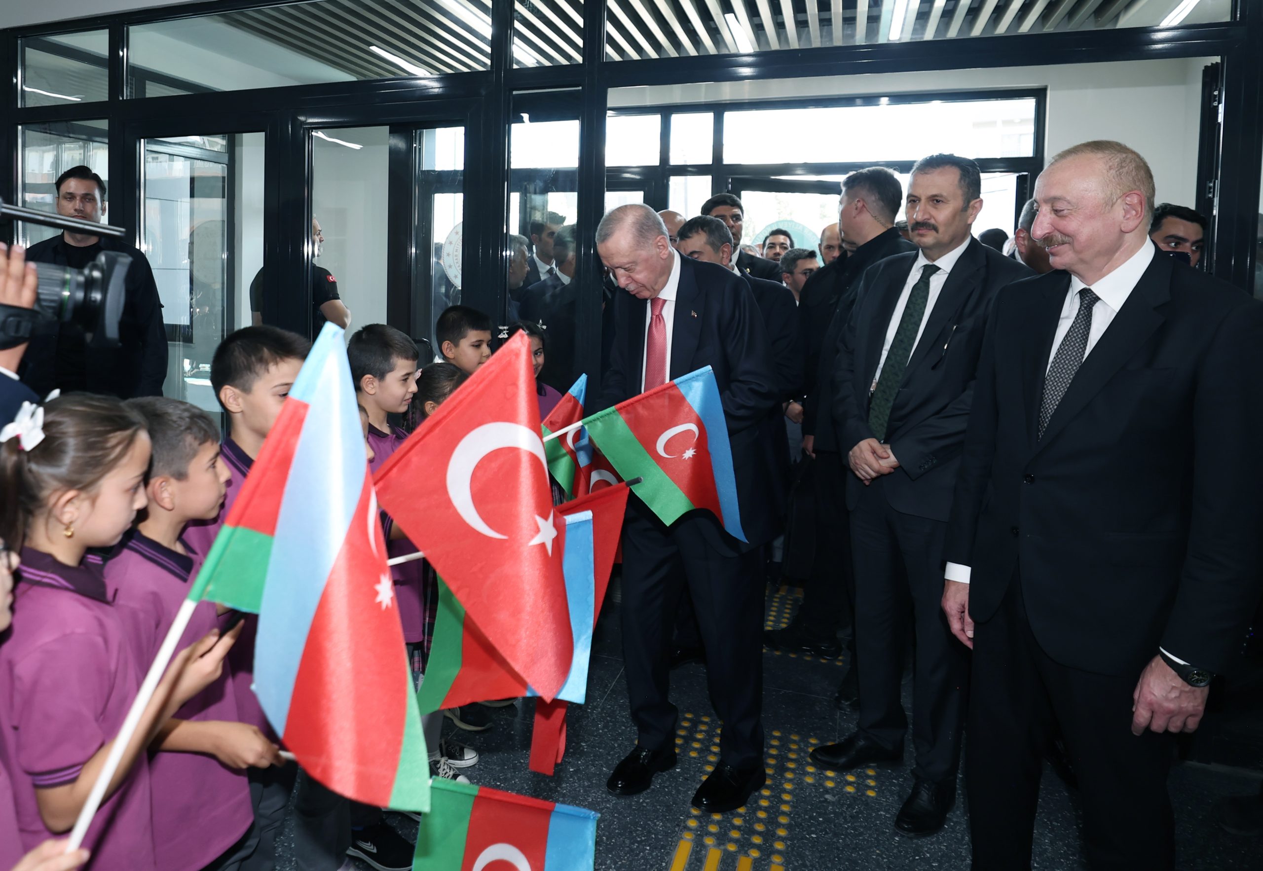 Prezidentlər "Çırpınırdı Qara dəniz"i dinlərkən - Duyğulu anlar / VİDEO 3 AA 20250619 38328614 38328599 CUMHURBASKANI ERDOGAN VE AZERBAYCAN CUMHURBASKANI ALIYEV KAHRAMANMARASTA scaled