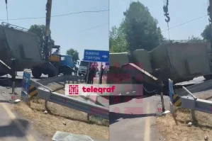 Azərbaycan Ordusuna aid avtomobil aşdı - FOTO