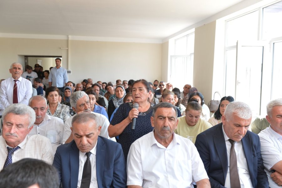 Taleh Qaraşov Balıqçılar qəsəbəsinin sakinlərinin problemlərini dinlədi - FOTO