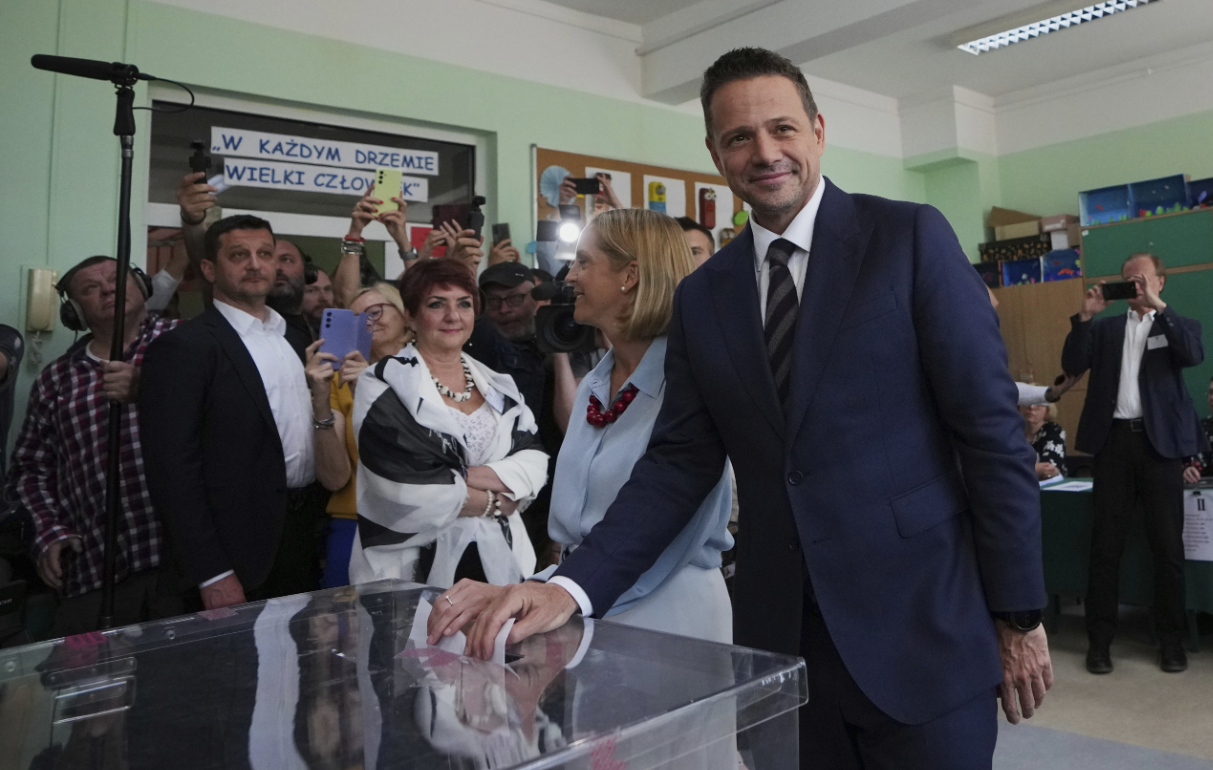 Polşada prezident seçkilərində sürpriz nəticə