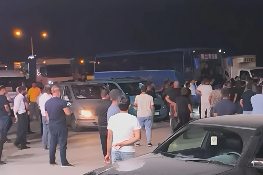 Magistral yolda qanunsuz ticarətin qarşısı alındı 1 VaRyRZiMIL85LUj9L4LUnmFHB0FKQLH63ogR2fIs 1200