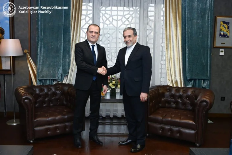 Ceyhun Bayramov İranın XİN başçısı ilə danışdı 1 image 750x 674ef8588e4c3 750 1080 resize
