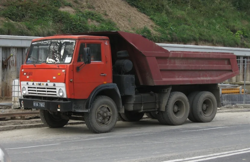 5 yaşlı uşaq “KamAz”ın altında qalıb öldü 1