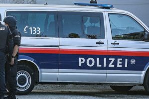 Avstriya məktəbində faciə: 11 nəfər qətlə yetirildi - VİDEO