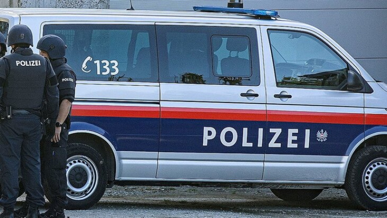 Avstriya məktəbində faciə: 11 nəfər qətlə yetirildi - VİDEO