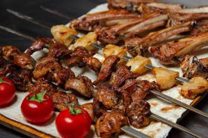 Restoranda yemək yeyərkən ehtiyatlı olun! – Görün necə hazırlanır