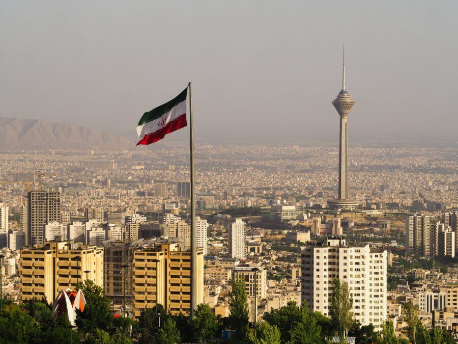 Tehrana sarsıdıcı zərbə: Həqiqət ortaya çıxdı, etiraz başladı - Milyardlarla dollar... 1 tehran ela 900x675 1