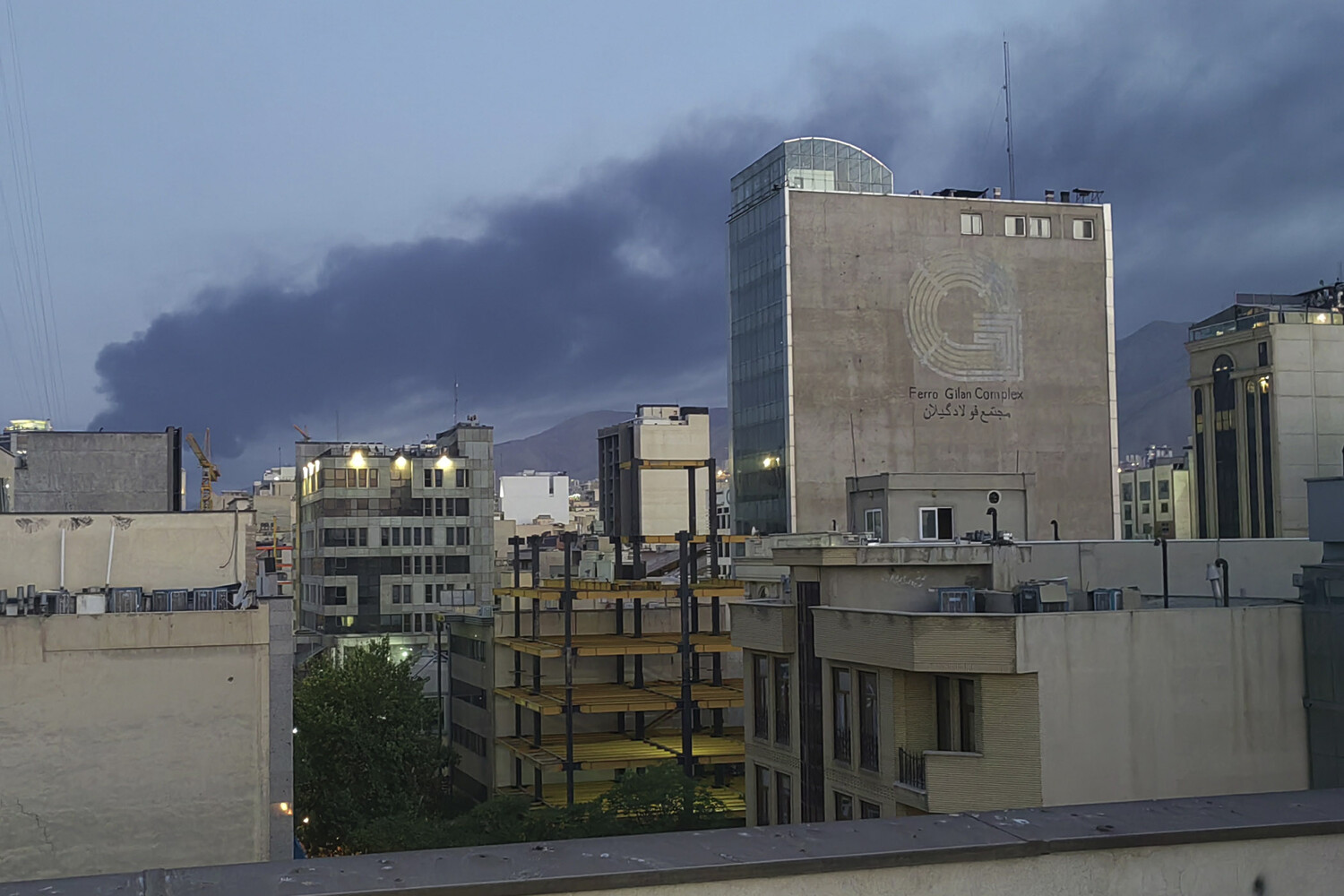 Tehranda yeni partlayışlar oldu 1 tehran