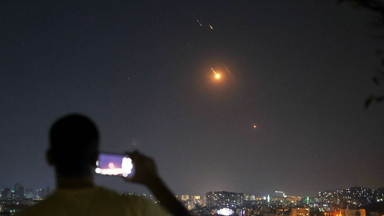 "WhatsApp"ı silin!" - İranda əhaliyə xəbərdarlıq