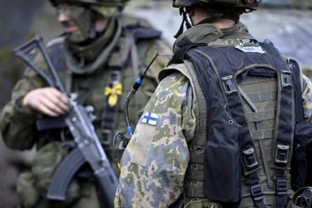 Müharibə riski: Finlandiya ordusunda xaos yaşanır