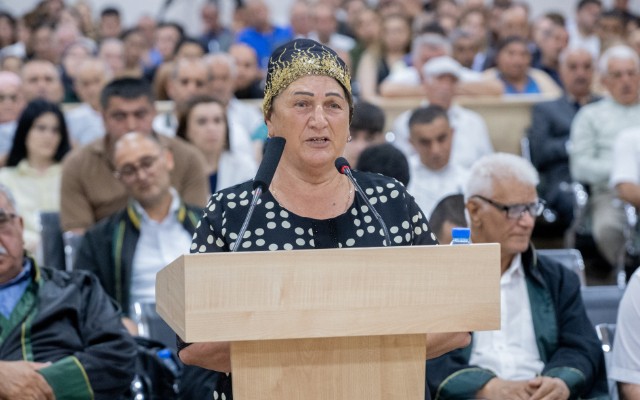 Girovluqda dünyaya gətirdiyi körpəsini ona qaytaran qadını tanıdı - FOTO 1