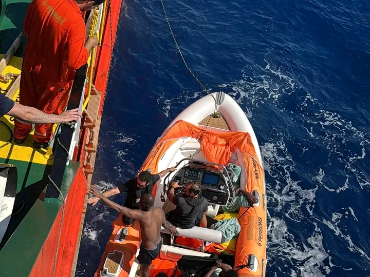 "Mübariz İbrahimov" gəmisi miqrantları belə xilas etdi - FOTO