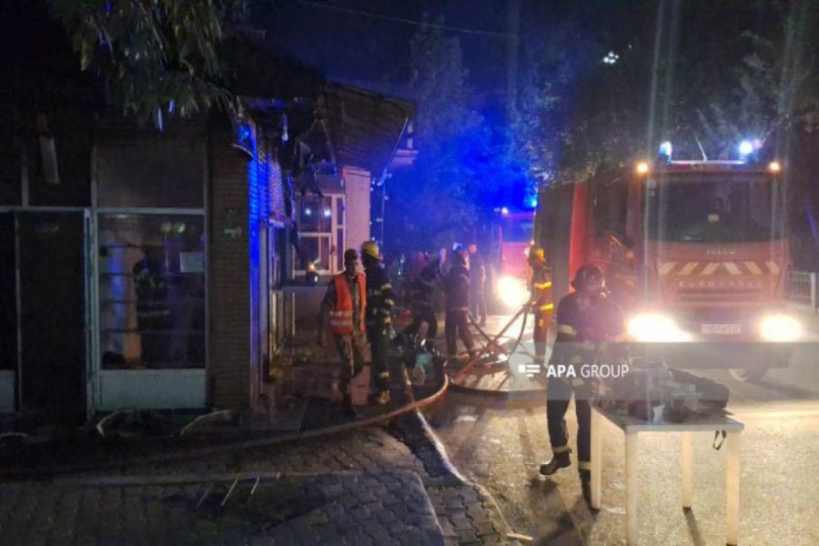 Lənkəranda mağaza yandı