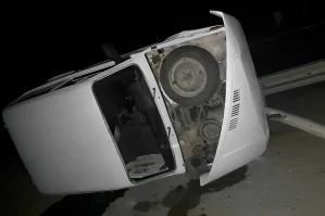 Goranboyda ata maşını aşırdı, oğlu xəsarət aldı