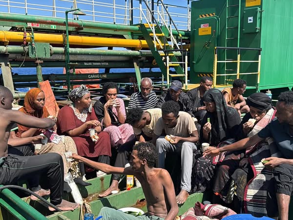 "Mübariz İbrahimov" gəmisi miqrantları belə xilas etdi - FOTO