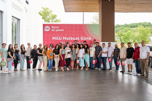 “Nar” milli mətbuatın 150 illiyini media nümayəndələri ilə qeyd etdi - FOTOLAR