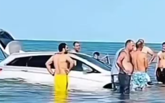 Sumqayıtda dəniz sahilində təhlükəli anlar: Arvadına maşın verdi... - VİDEO 1 Screenshot 1427