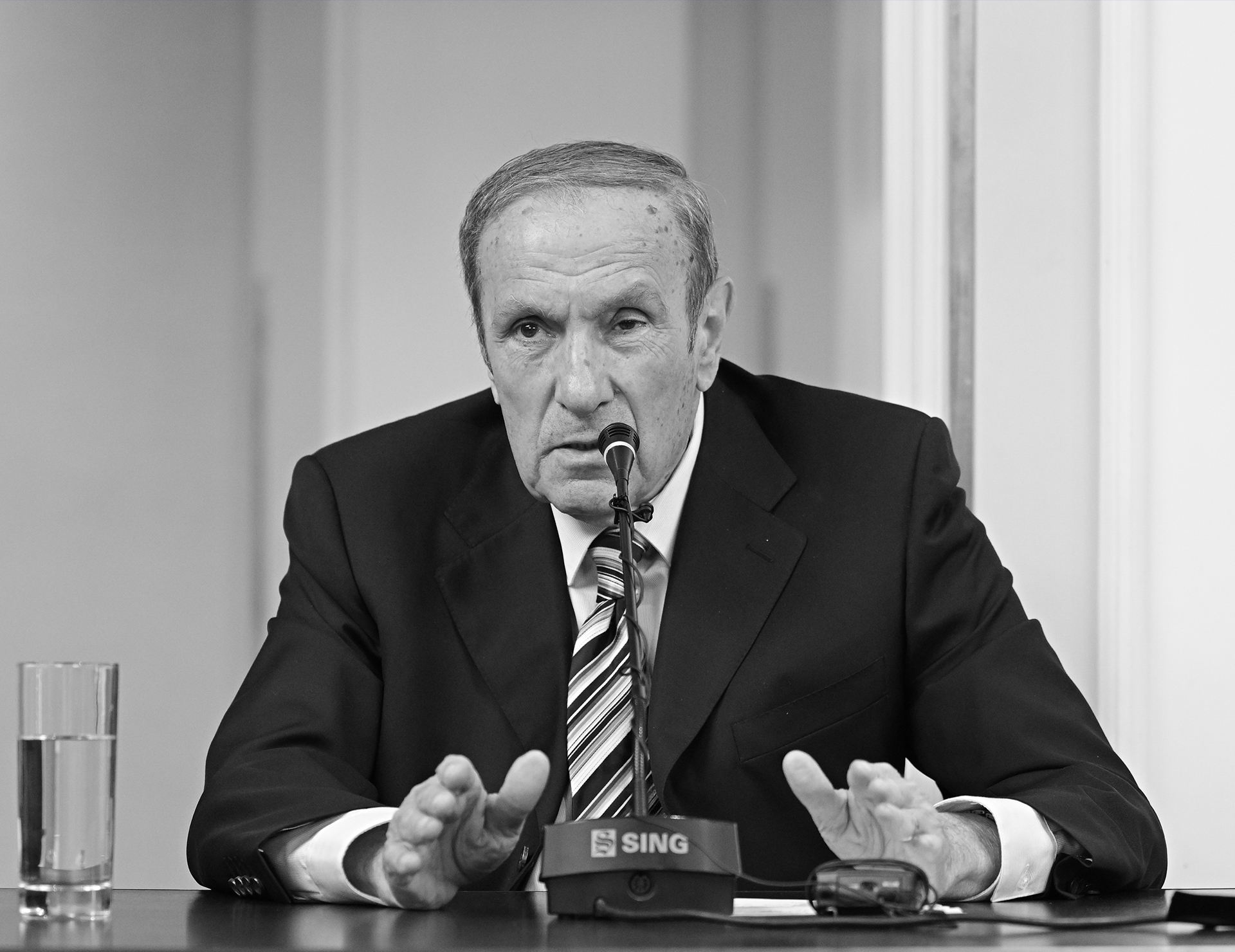 Petrosyan SÜKUTU POZDU: "Paşinyan vəziyyəti qəsdən qızışdırır, onun məqsədi..."