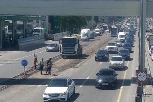 Ziya Bünyadovda yol qazılır: sıxlıq var - VİDEO