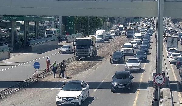 Ziya Bünyadovda yol qazılır: sıxlıq var - VİDEO 1 bunyadov temir