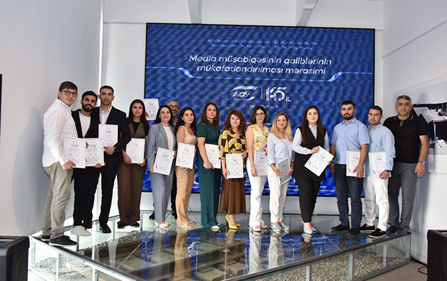 ADY media müsabiqəsinin qaliblərini mükafatlandırdı - FOTO 1 demir