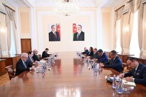 Əli Əsədov Ərsin Tatarla görüşdü