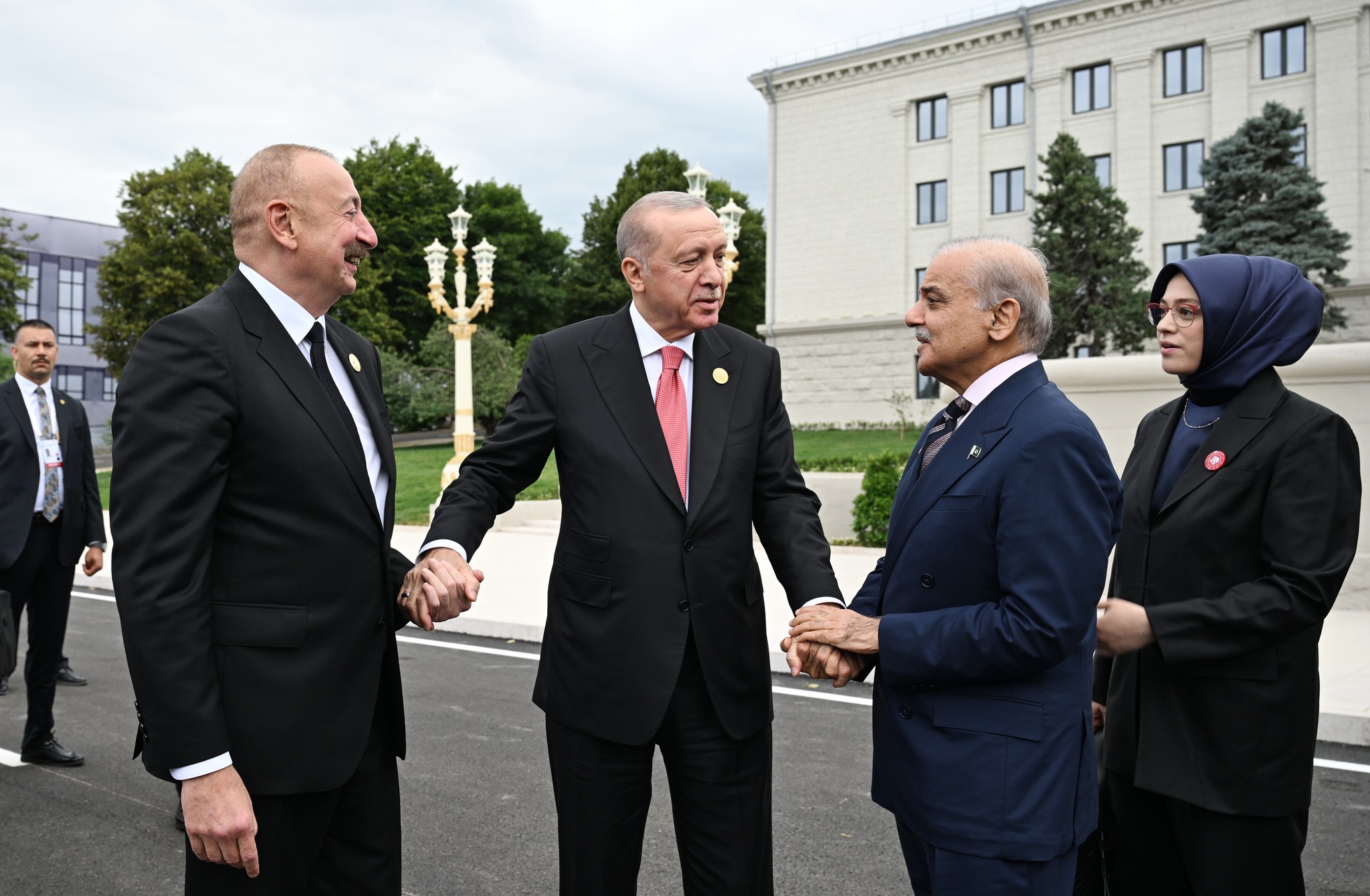 Əliyev Şərifə və Ərdoğana Xankəndidə ev verəcəkmi? – Bir zarafatın geopolitik hədəfi 1 eliyev ev