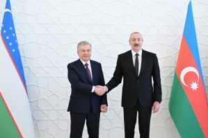 Şavkat Mirziyoyev İlham Əliyevi təbrik etdi