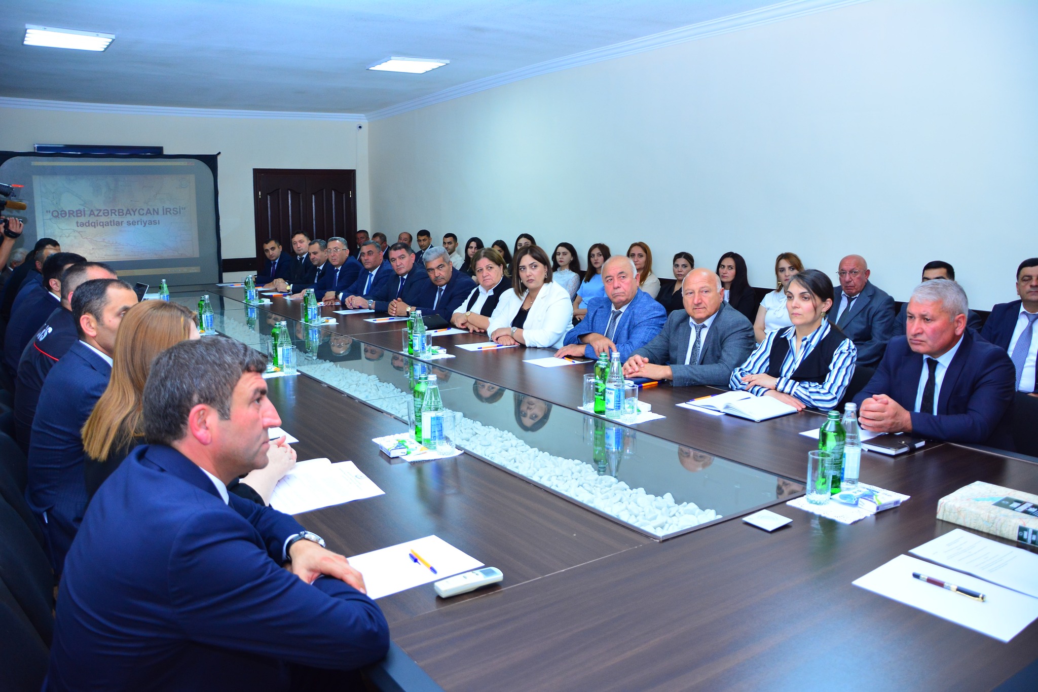 Ağstafada “Qərbi Azərbaycan İrsi” kitabının I cildinin təqdimatı keçirildi - FOTOLAR 2 Ağstafada “Qərbi Azərbaycan İrsi” kitabının I cildinin təqdimatı keçirildi - FOTOLAR